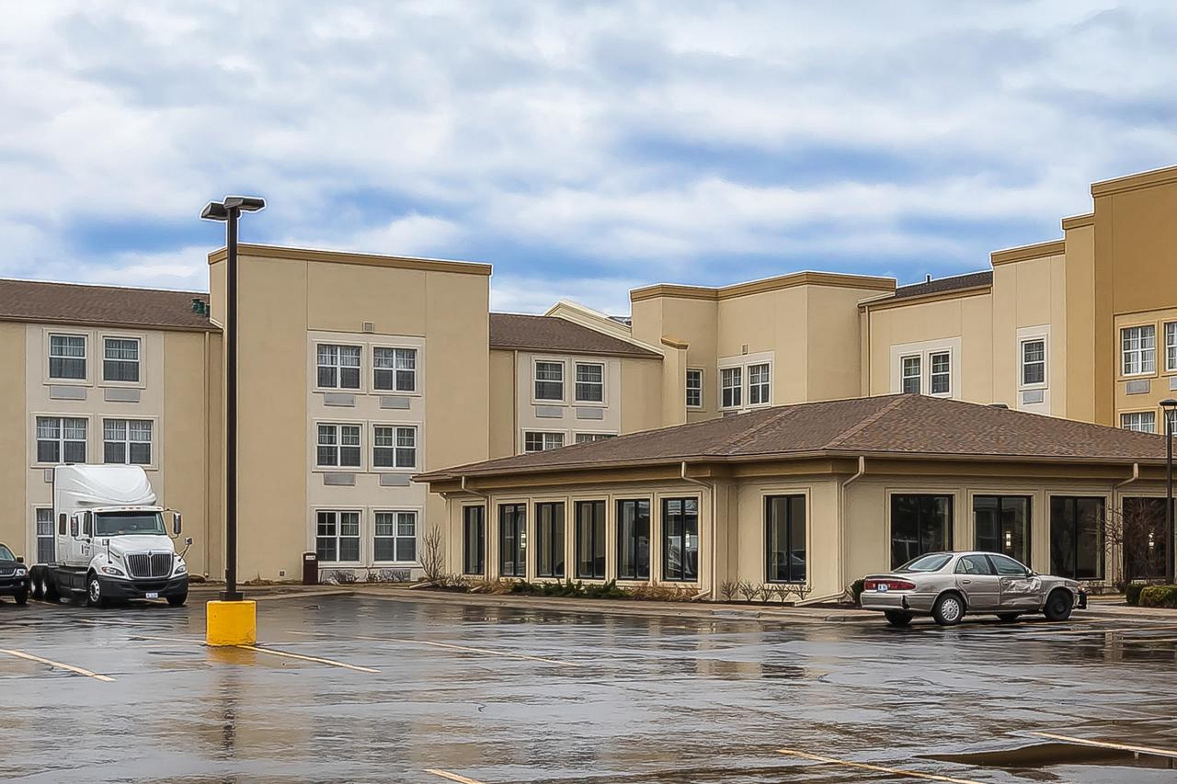 Comfort Inn&Suites Allen Park/Dearborn Exterior foto