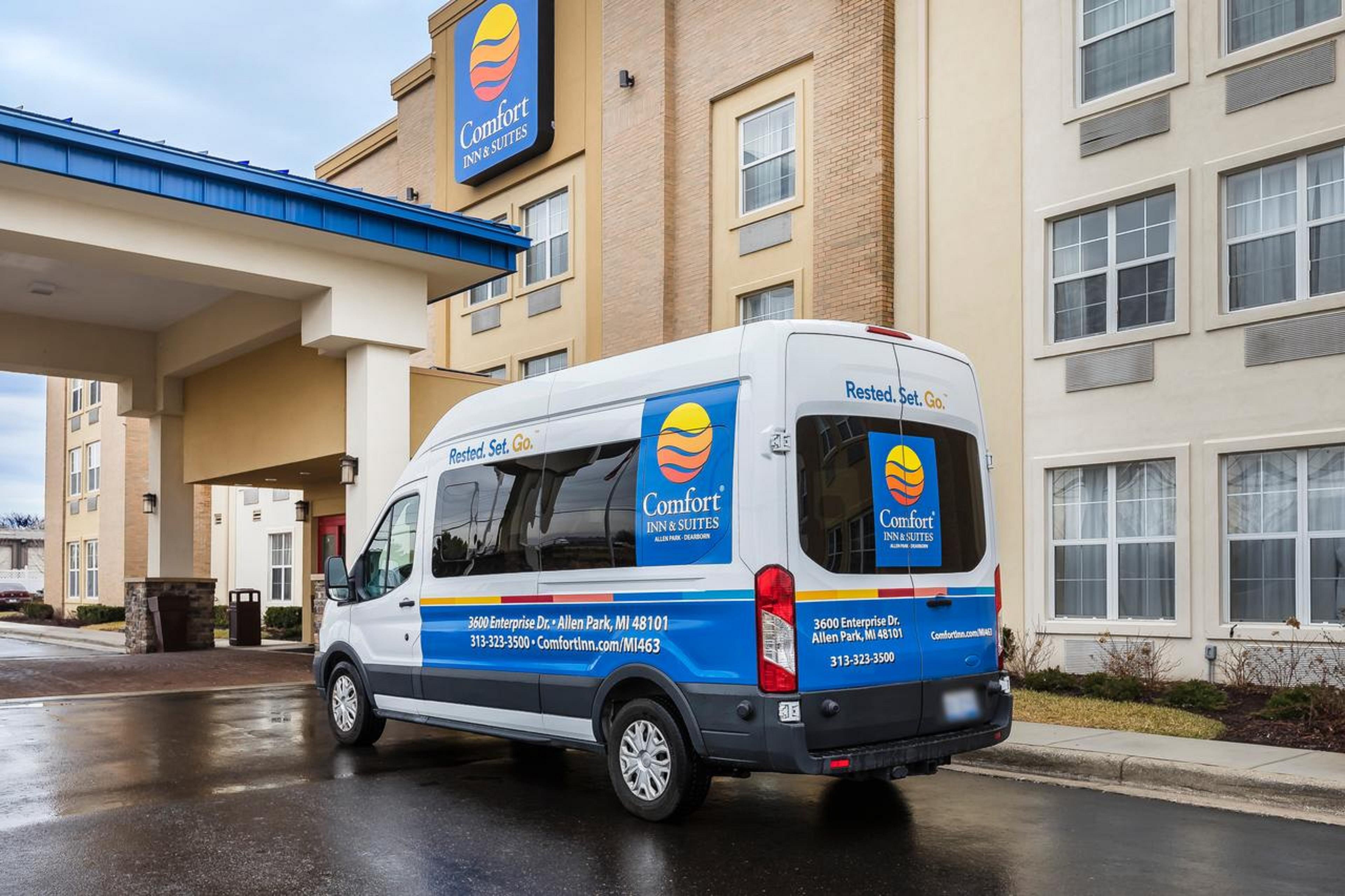 Comfort Inn&Suites Allen Park/Dearborn Exterior foto