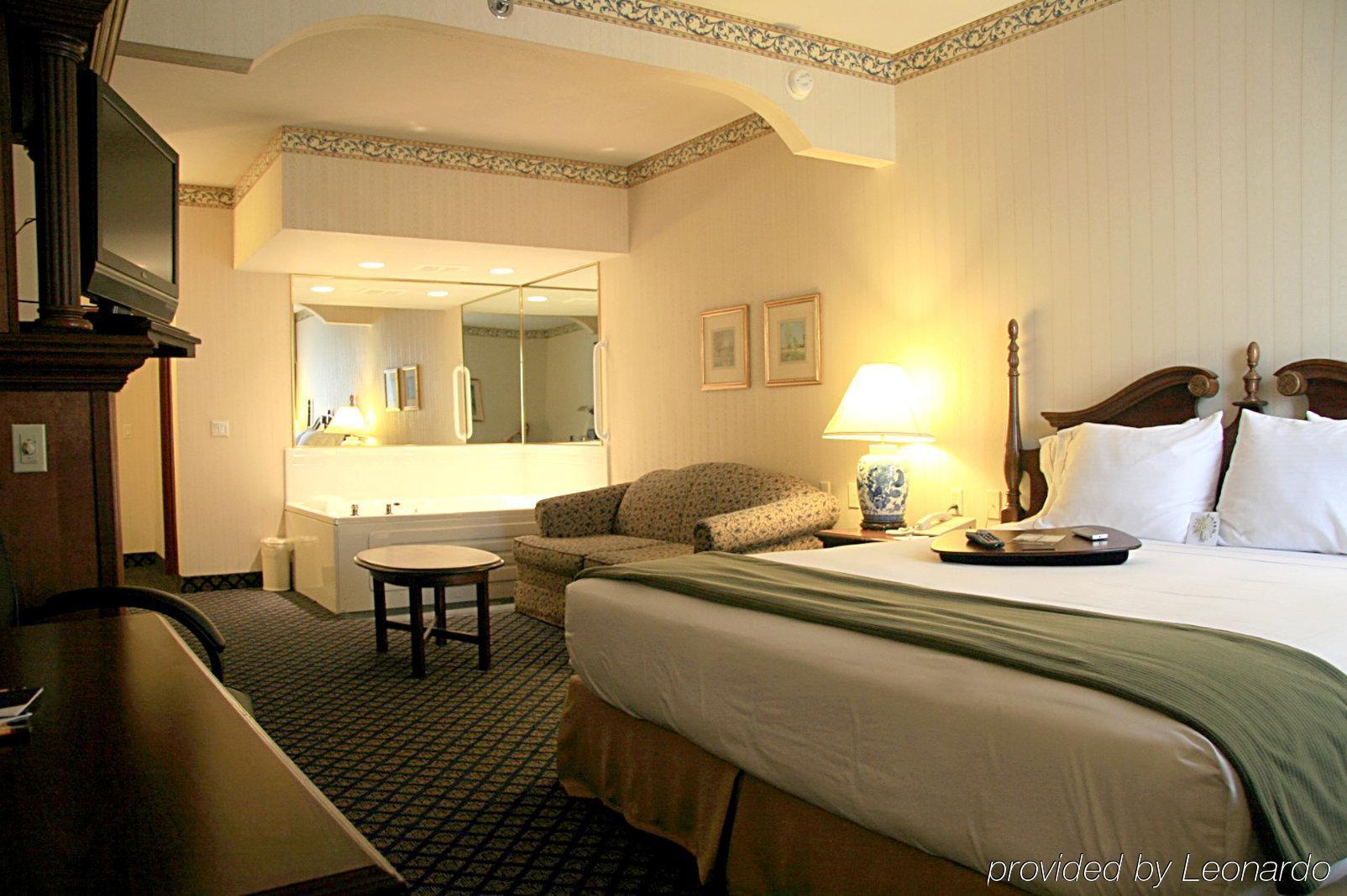 Comfort Inn&Suites Allen Park/Dearborn Zimmer foto