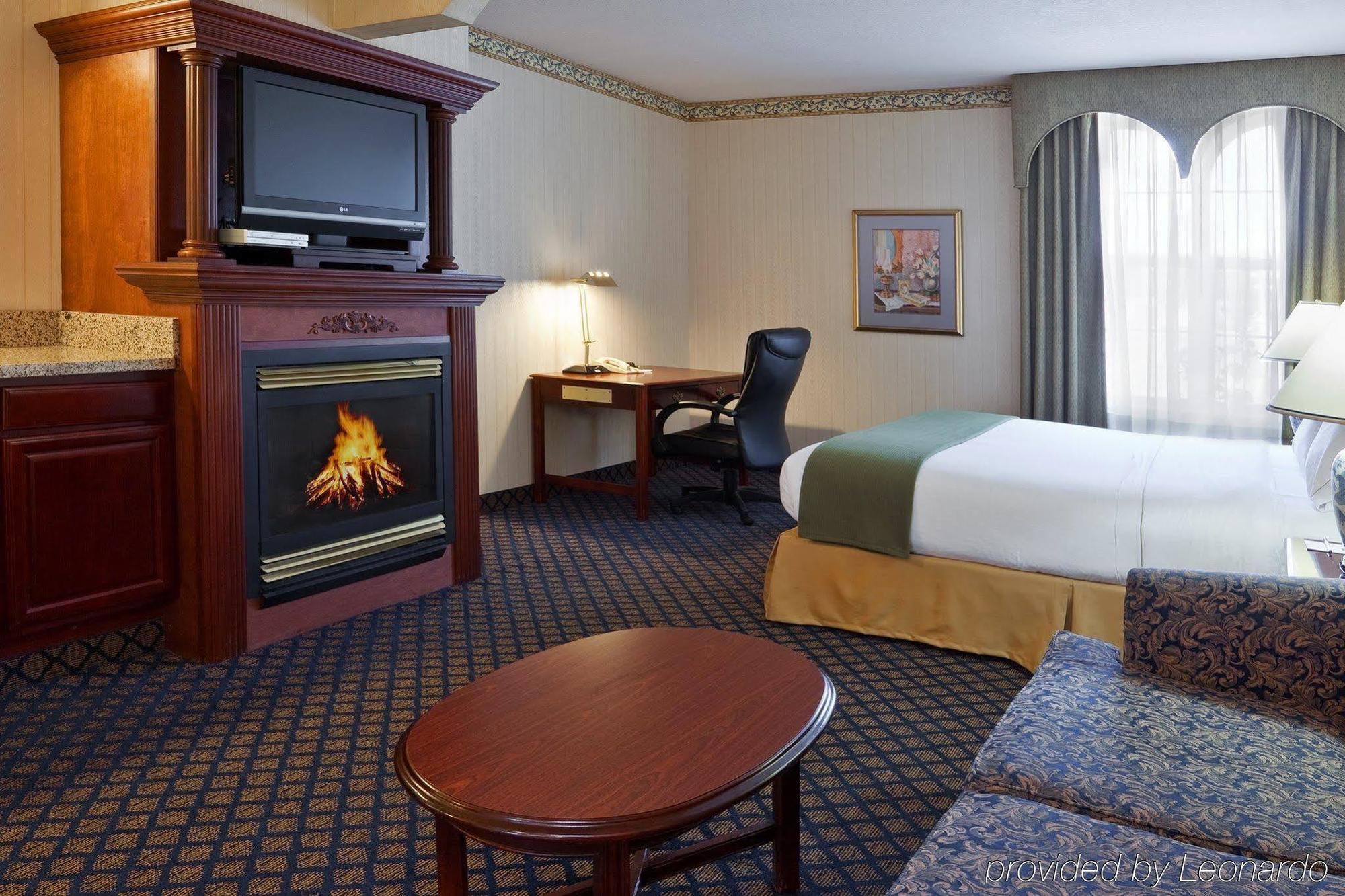 Comfort Inn&Suites Allen Park/Dearborn Zimmer foto