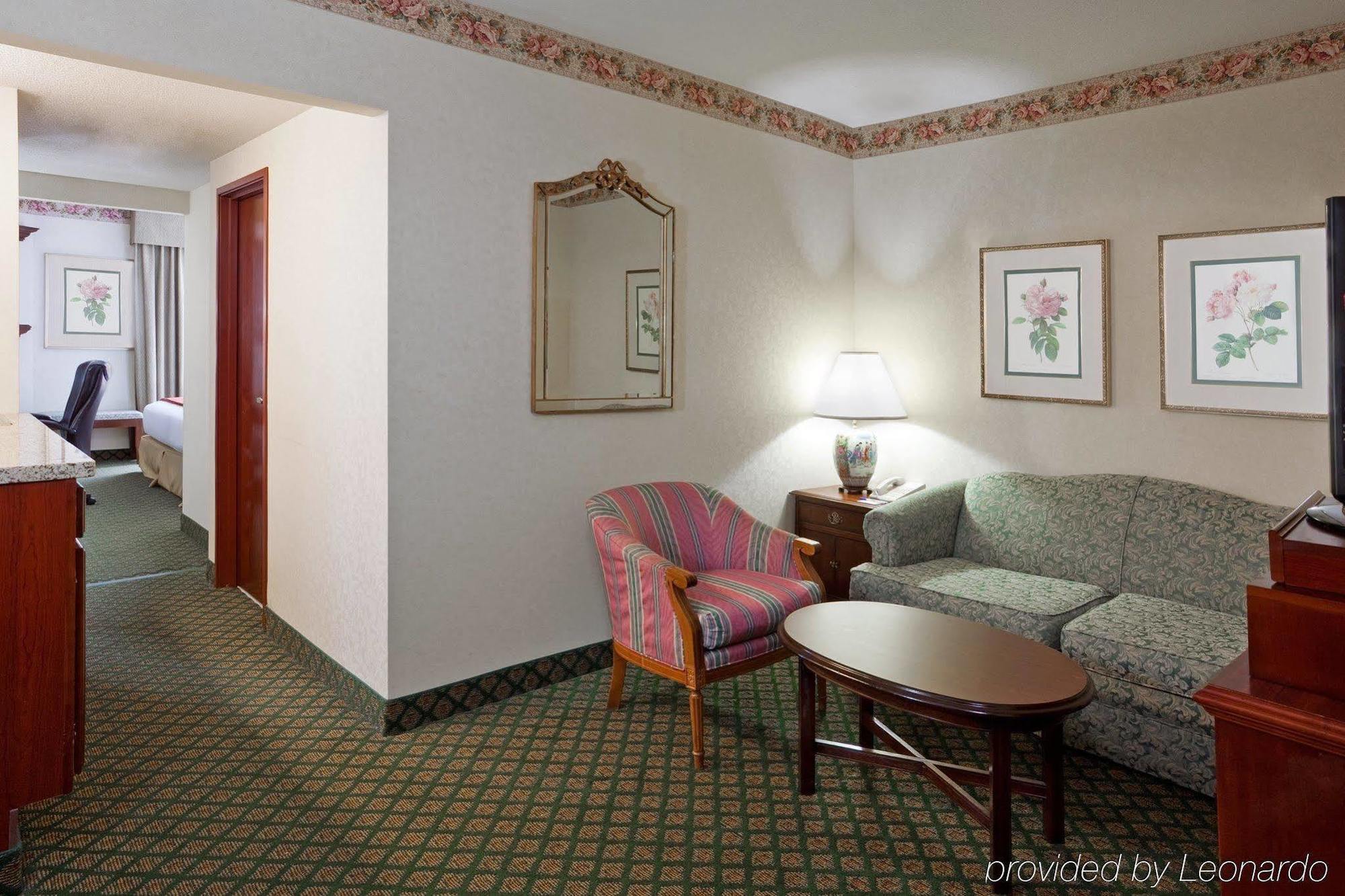 Comfort Inn&Suites Allen Park/Dearborn Zimmer foto